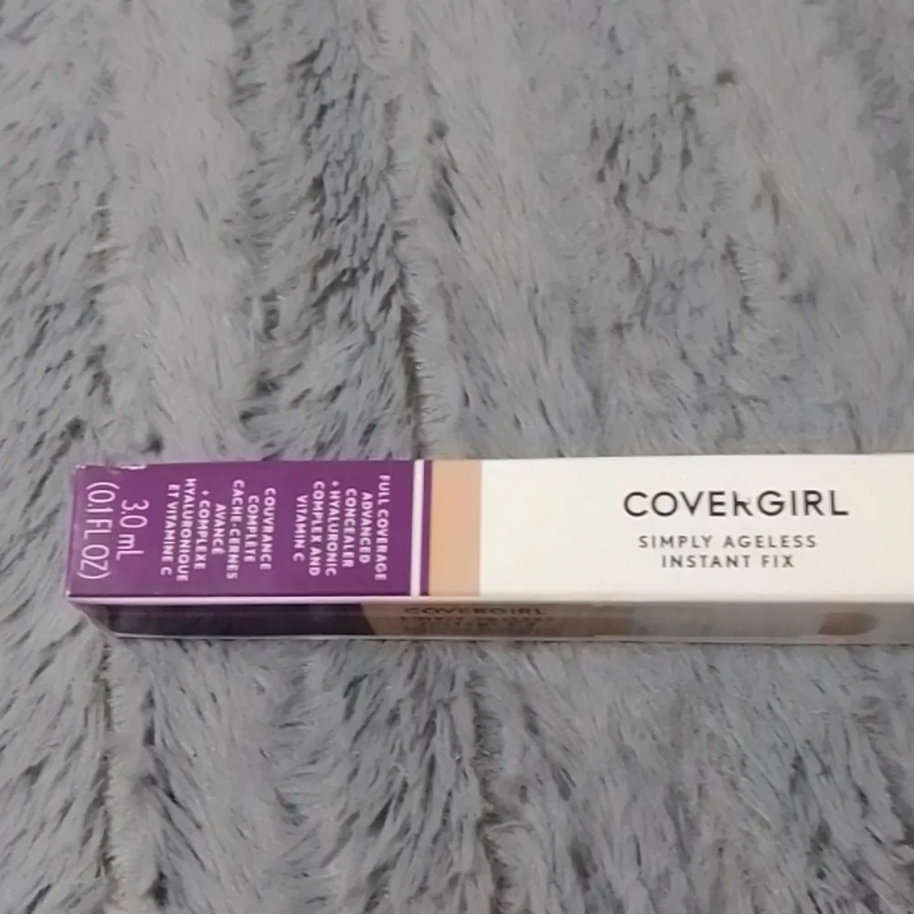 CoverGirl simply ageless instant fix concealer